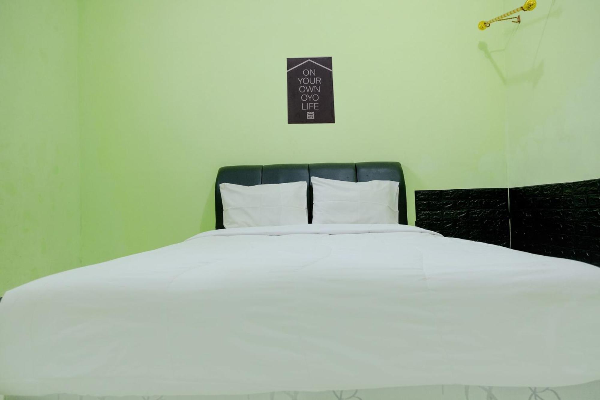 Oyo Life 2508 Alba Suites Homestay Syariah Tulungagung Εξωτερικό φωτογραφία