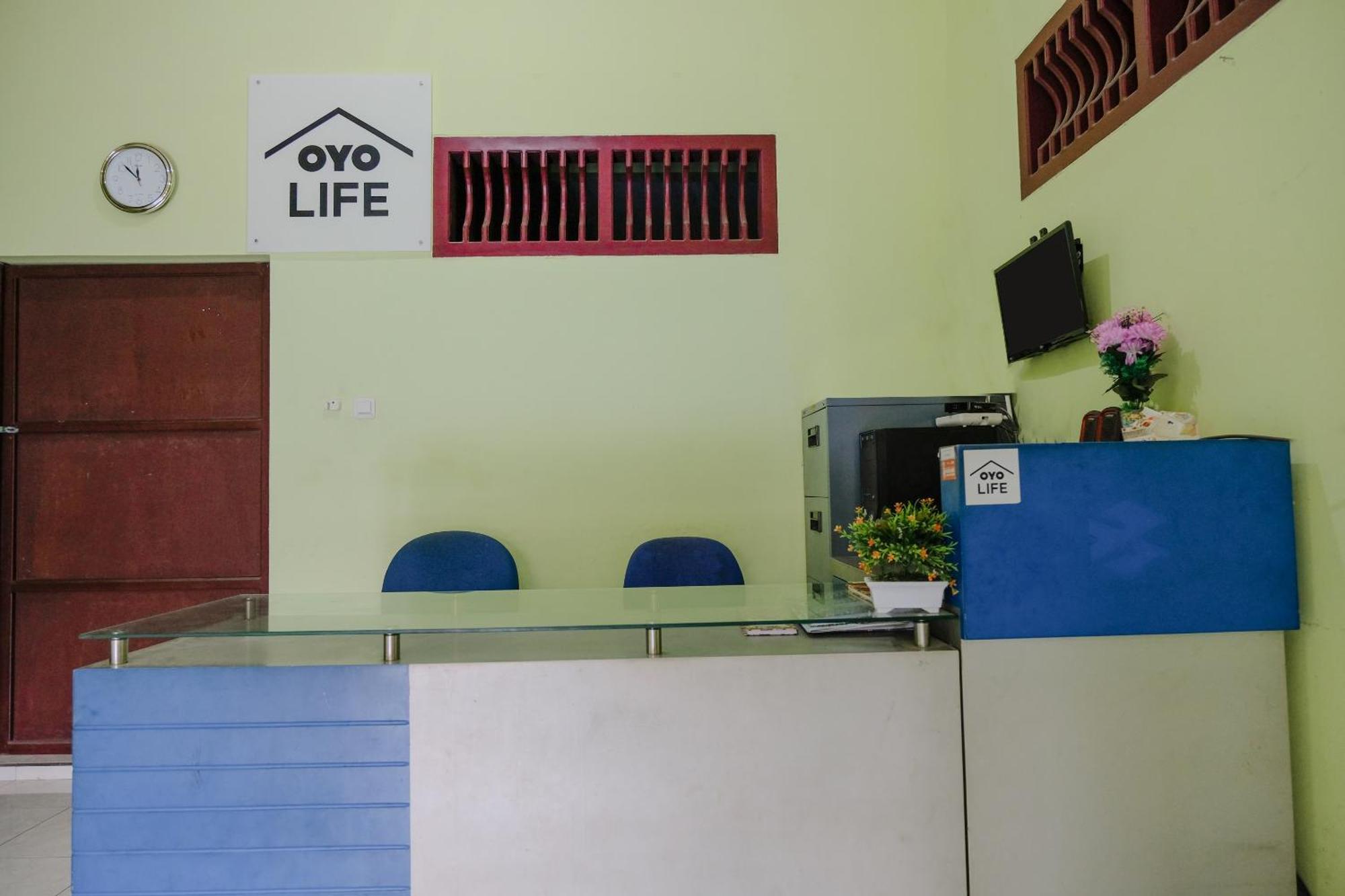 Oyo Life 2508 Alba Suites Homestay Syariah Tulungagung Εξωτερικό φωτογραφία